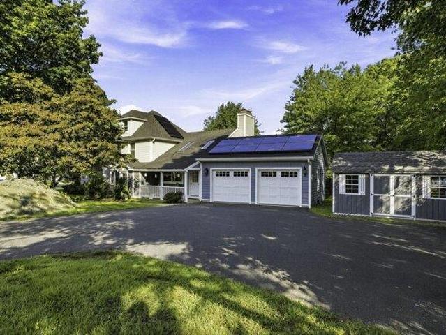 house with 4 bedroom, Milford MA ES105576359