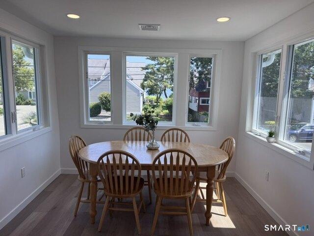 house with 4 bedroom, Milford CT ES105441357