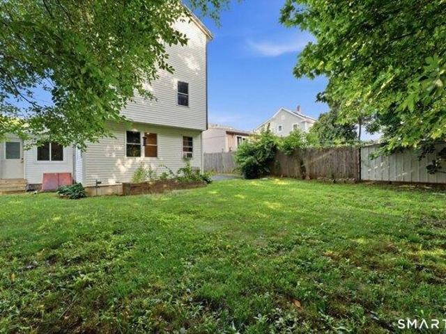 house with 4 bedroom, Milford CT ES105443099