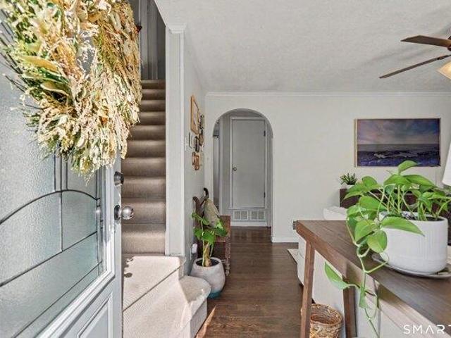 house with 4 bedroom, Milford CT ES105443259