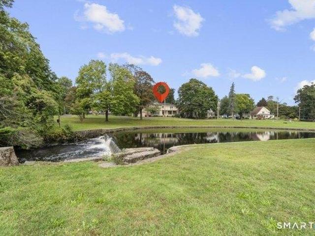 house with 4 bedroom, Milford CT ES105591158