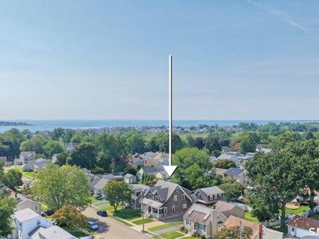 house with 4 bedroom, Milford CT ES105611444