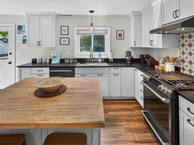 house with 4 bedroom, Millinocket ME ES105589084