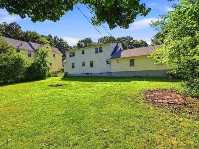 house with 4 bedroom, Montague MA ES105276004