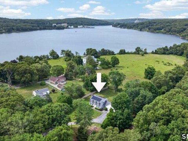 house with 4 bedroom, Montville CT ES105609833