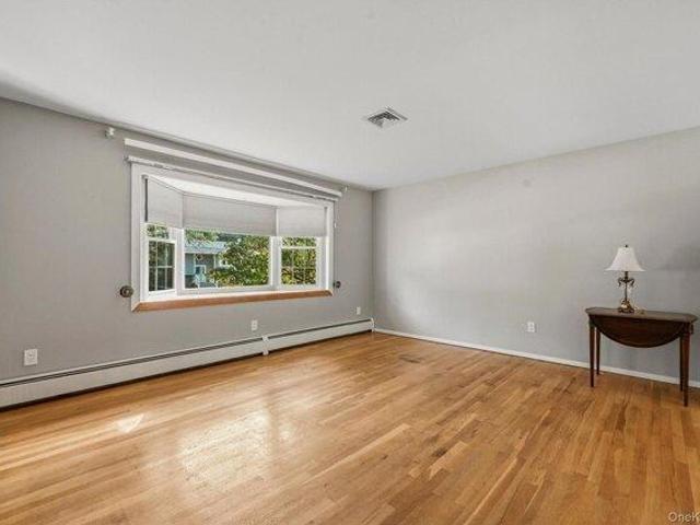 house with 4 bedroom, Monroe NY ES105277837
