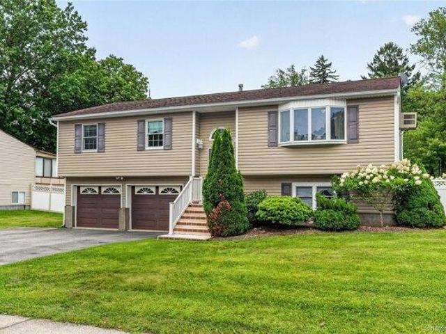 house with 4 bedroom, Monroe NY ES105289322