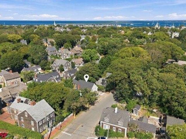 house with 4 bedroom, Nantucket MA ES105930922