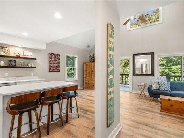 house with 4 bedroom, Narragansett RI ES105512236