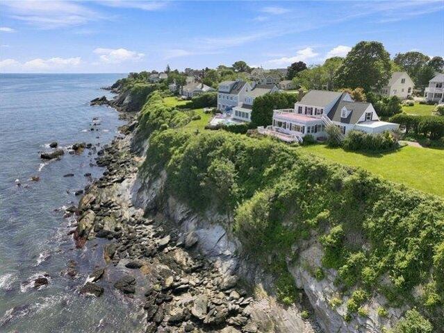 house with 4 bedroom, Narragansett RI ES105514813