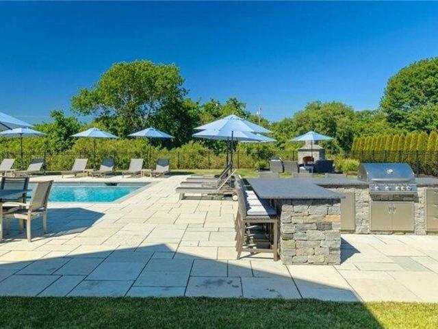 house with 4 bedroom, Narragansett RI ES105647916