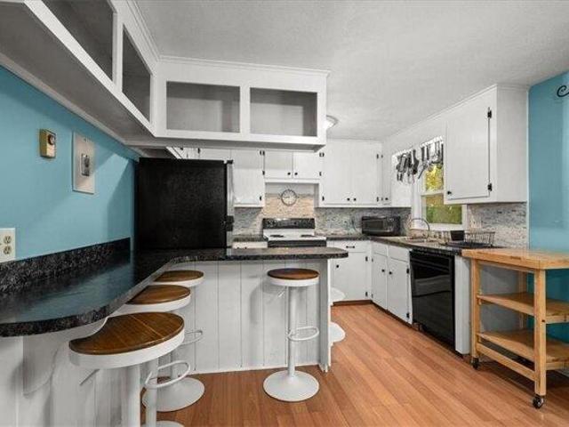house with 4 bedroom, Narragansett RI ES105724192
