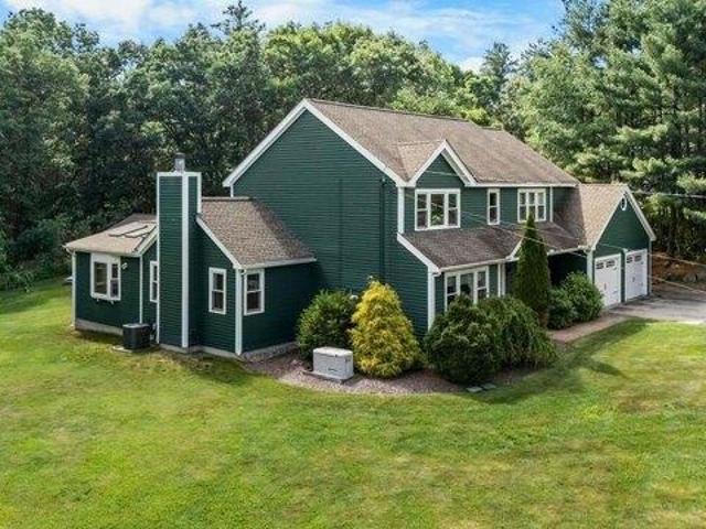 house with 4 bedroom, Nashua NH ES104408853
