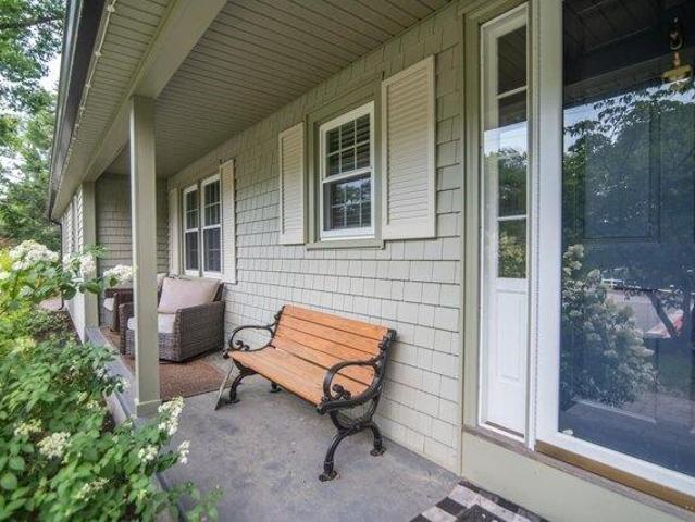 house with 4 bedroom, Nashua NH ES105442860