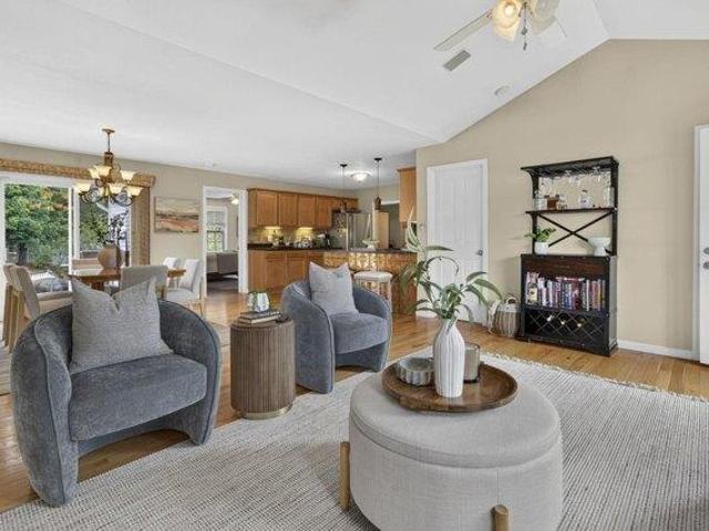 house with 4 bedroom, Nashua NH ES105532768