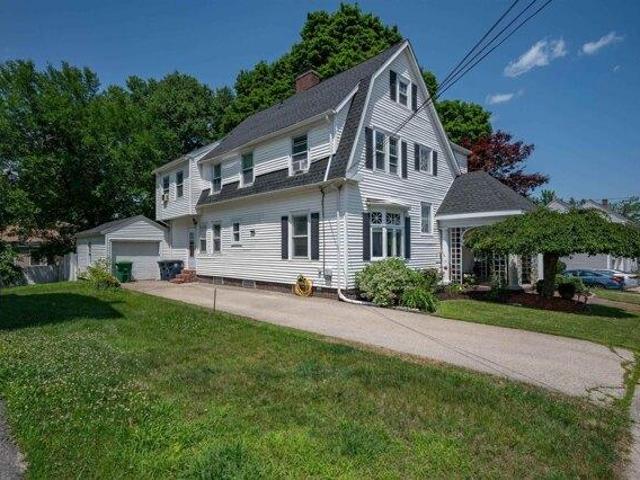 house with 4 bedroom, Nashua NH ES105557677