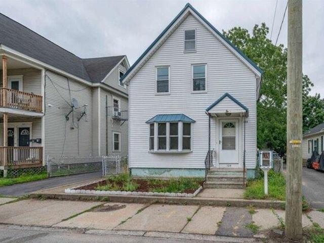 house with 4 bedroom, Nashua NH ES105577616