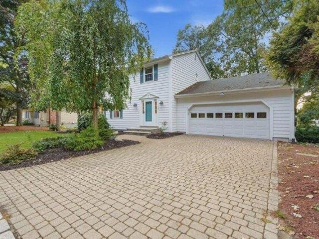 house with 4 bedroom, Nashua NH ES105589309