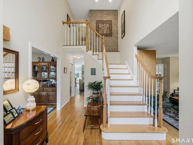 house with 4 bedroom, Naugatuck CT ES105550833