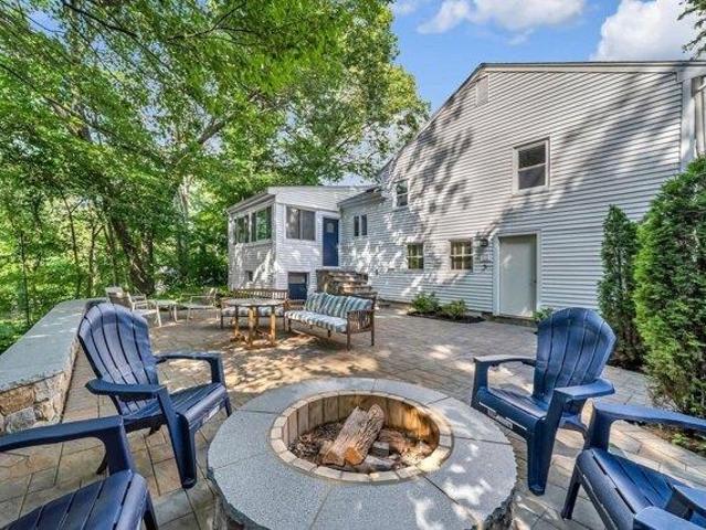 house with 4 bedroom, Needham MA ES105350585