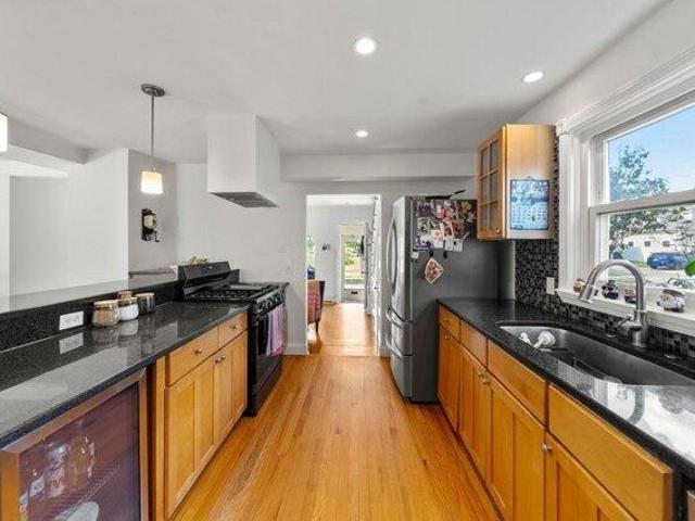 house with 4 bedroom, Newton MA ES105537469