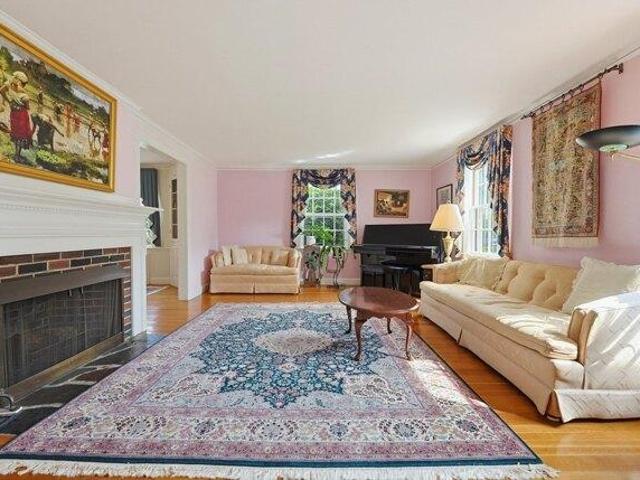 house with 4 bedroom, Newton MA ES105562598