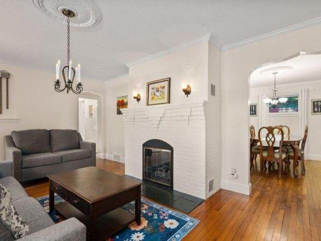 house with 4 bedroom, Newton MA ES105574559