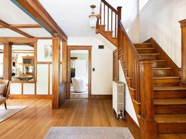 house with 4 bedroom, Newton MA ES105629606