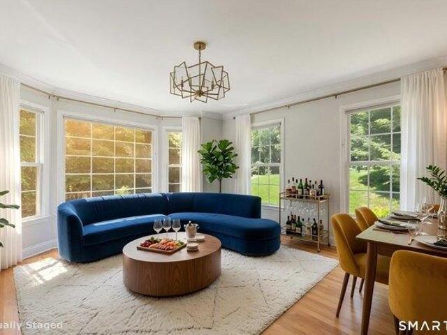 house with 4 bedroom, Newtown CT ES105574298