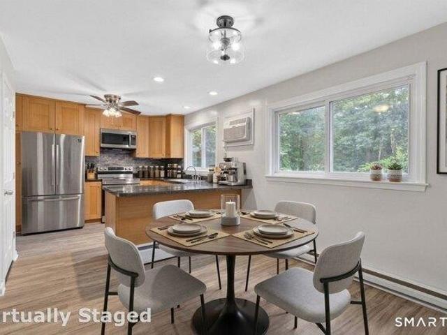 house with 4 bedroom, Newtown CT ES105611535