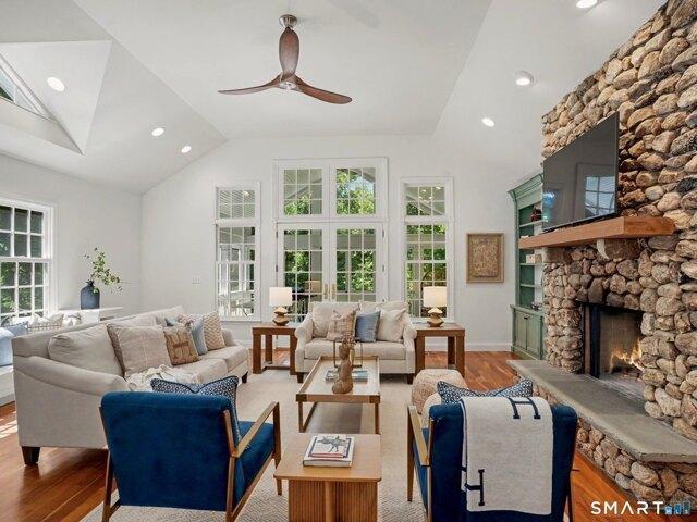 house with 4 bedroom, New Canaan CT ES104759534