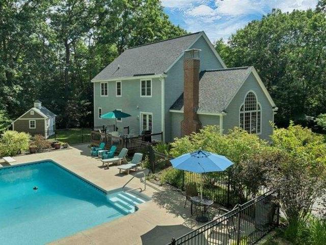 house with 4 bedroom, New Boston NH ES105870982