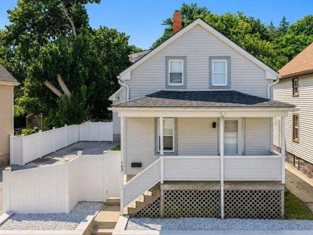 house with 4 bedroom, New Bedford MA ES104853092