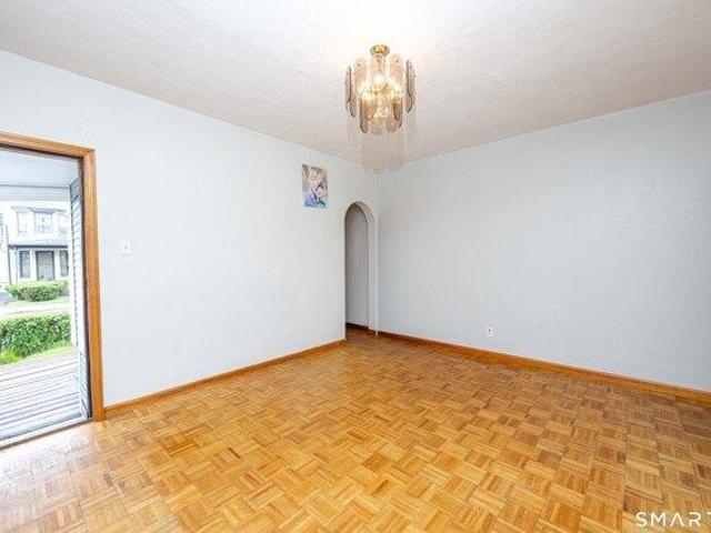 house with 4 bedroom, New Britain CT ES105496186