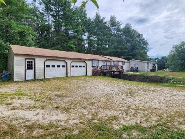 house with 4 bedroom, New Gloucester ME ES105724222