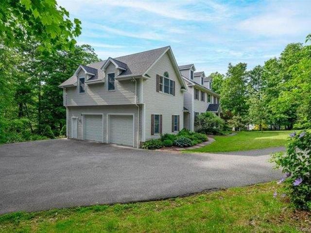 house with 4 bedroom, New Fairfield CT ES104544228