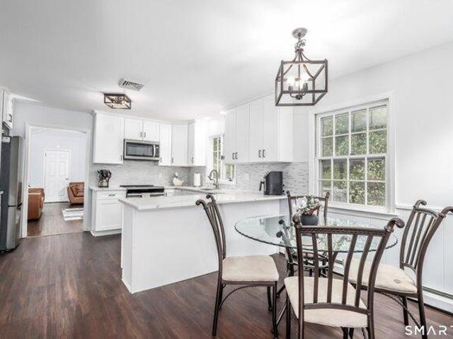 house with 4 bedroom, New Fairfield CT ES105415287