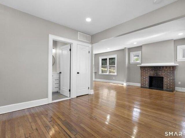 house with 4 bedroom, New Haven CT ES105426447