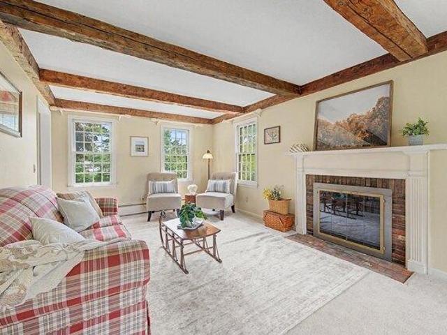 house with 4 bedroom, New London NH ES105366188