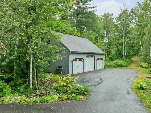 house with 4 bedroom, New London NH ES105414674