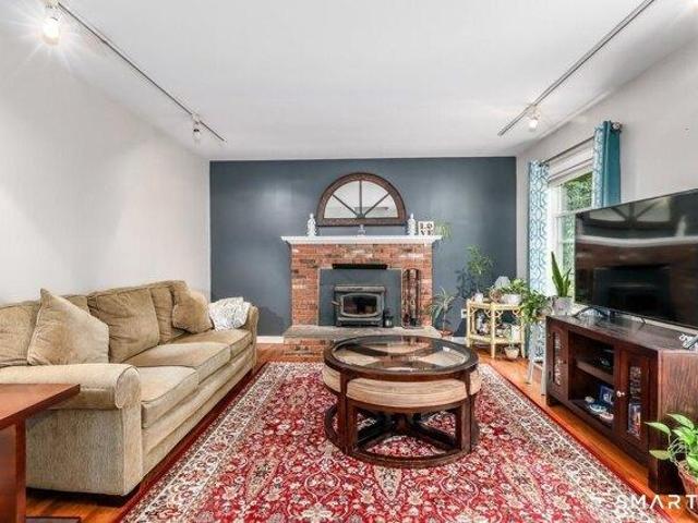house with 4 bedroom, New Milford CT ES105548608