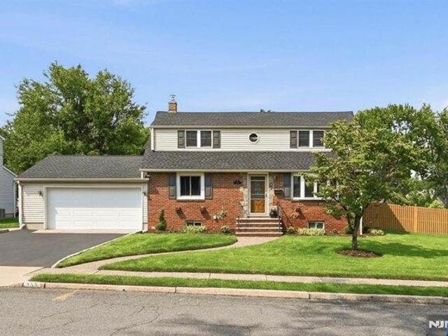 house with 4 bedroom, New Milford NJ ES105278078