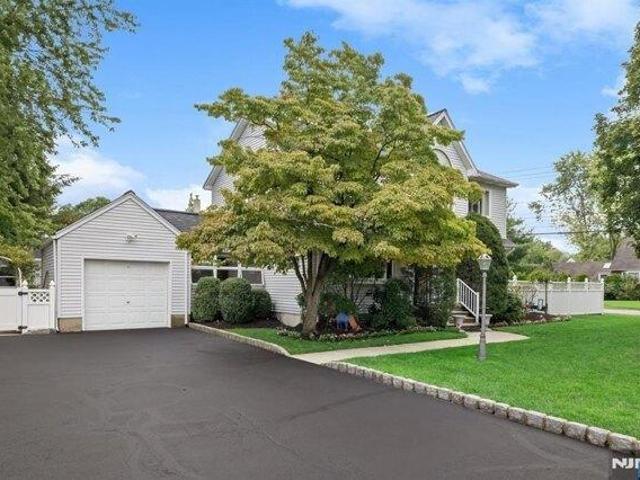 house with 4 bedroom, New Milford NJ ES105651630