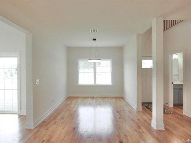 house with 4 bedroom, New Windsor NY ES105292392