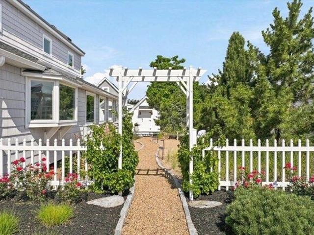 house with 4 bedroom, Newburyport MA ES105438117