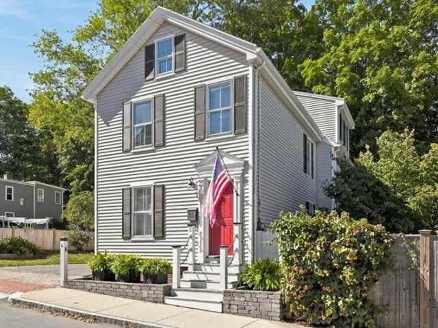 house with 4 bedroom, Newburyport MA ES105532373