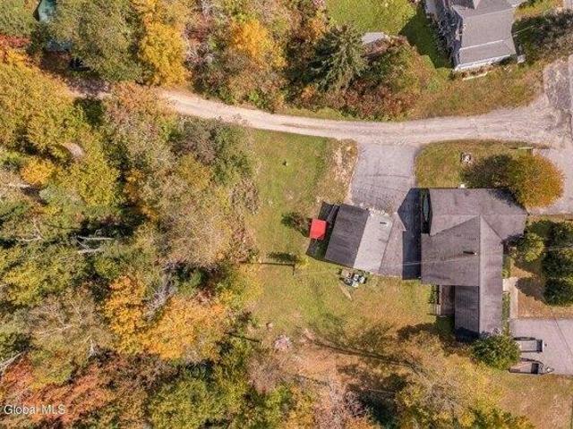 house with 4 bedroom, Newcomb NY ES105292766