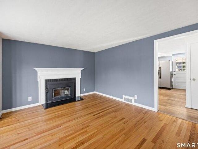 house with 4 bedroom, Newington CT ES105587354