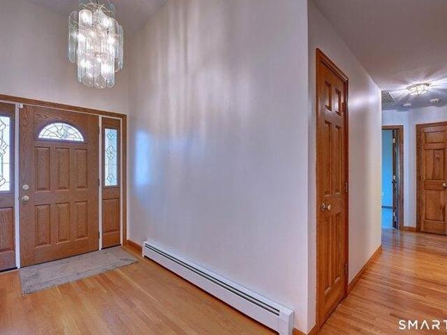 house with 4 bedroom, Newington CT ES105614248