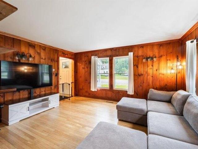 house with 4 bedroom, Newport NH ES105441614